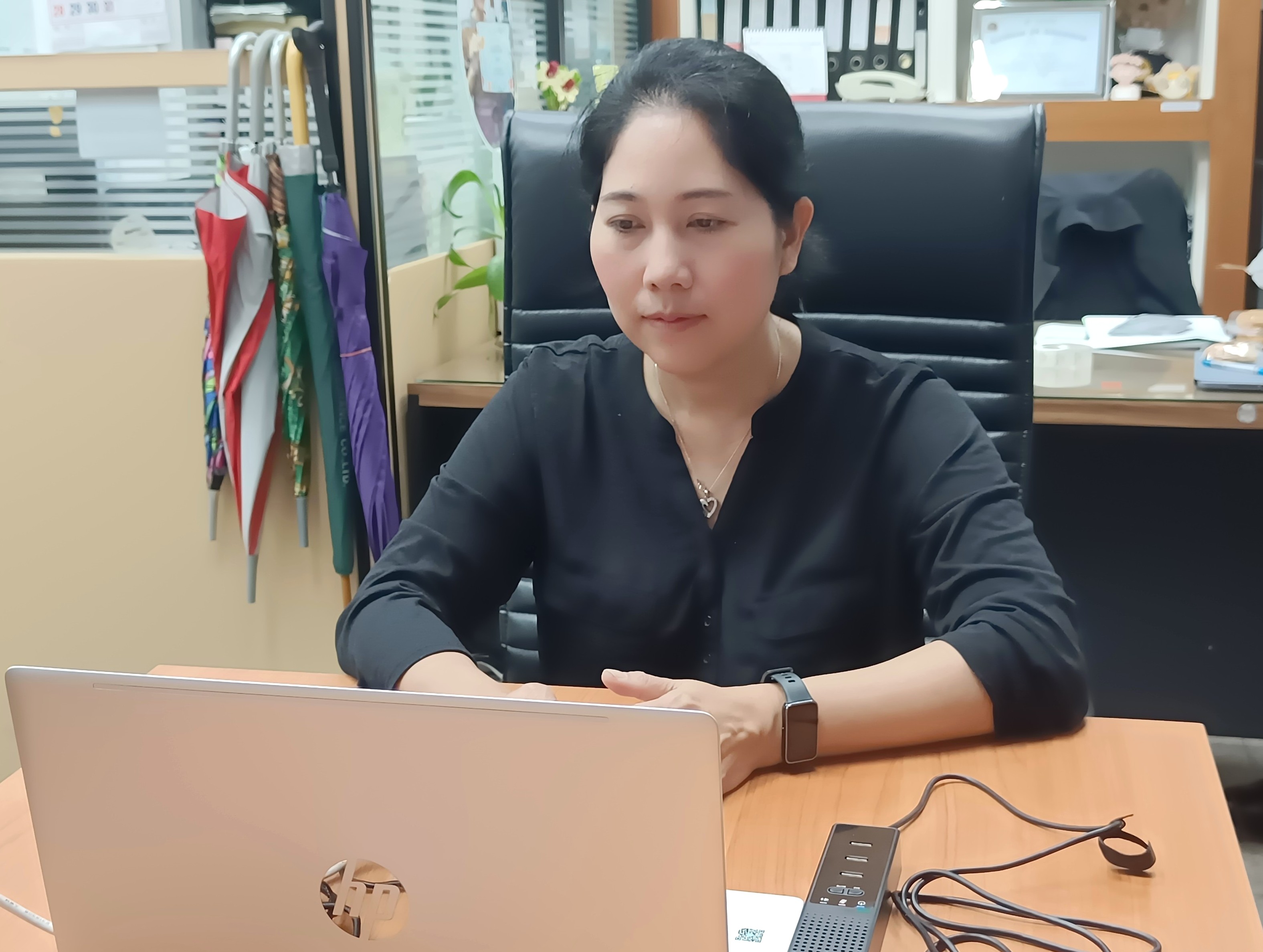 title - เข้าร่วมการประชุมชี้แจงกรอบและแนวทางการประเมินผลการปฏิบัติราชการของส่วนราชการ ประจำปีงบประมาณ พ.ศ. 2569-2570 ครั้งที่&nbsp;2 ผ่านสื่ออิเล็กทรอนิกส์ (ระบบ&nbsp;Zoom Meeting&nbsp;/&nbsp;Facebook Live และผ่านระบบ&nbsp;Youtube Live) ของสำนักงาน ก.พ.ร.